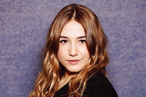 Izïa HIGELIN